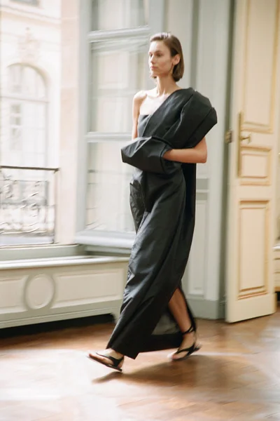 Look 30